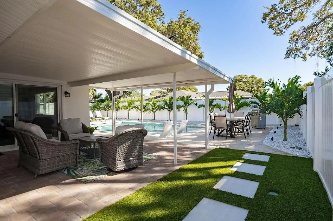 Holiday home Heated Pool Hot Tub Clearwater & Dunedin Pet Friendly