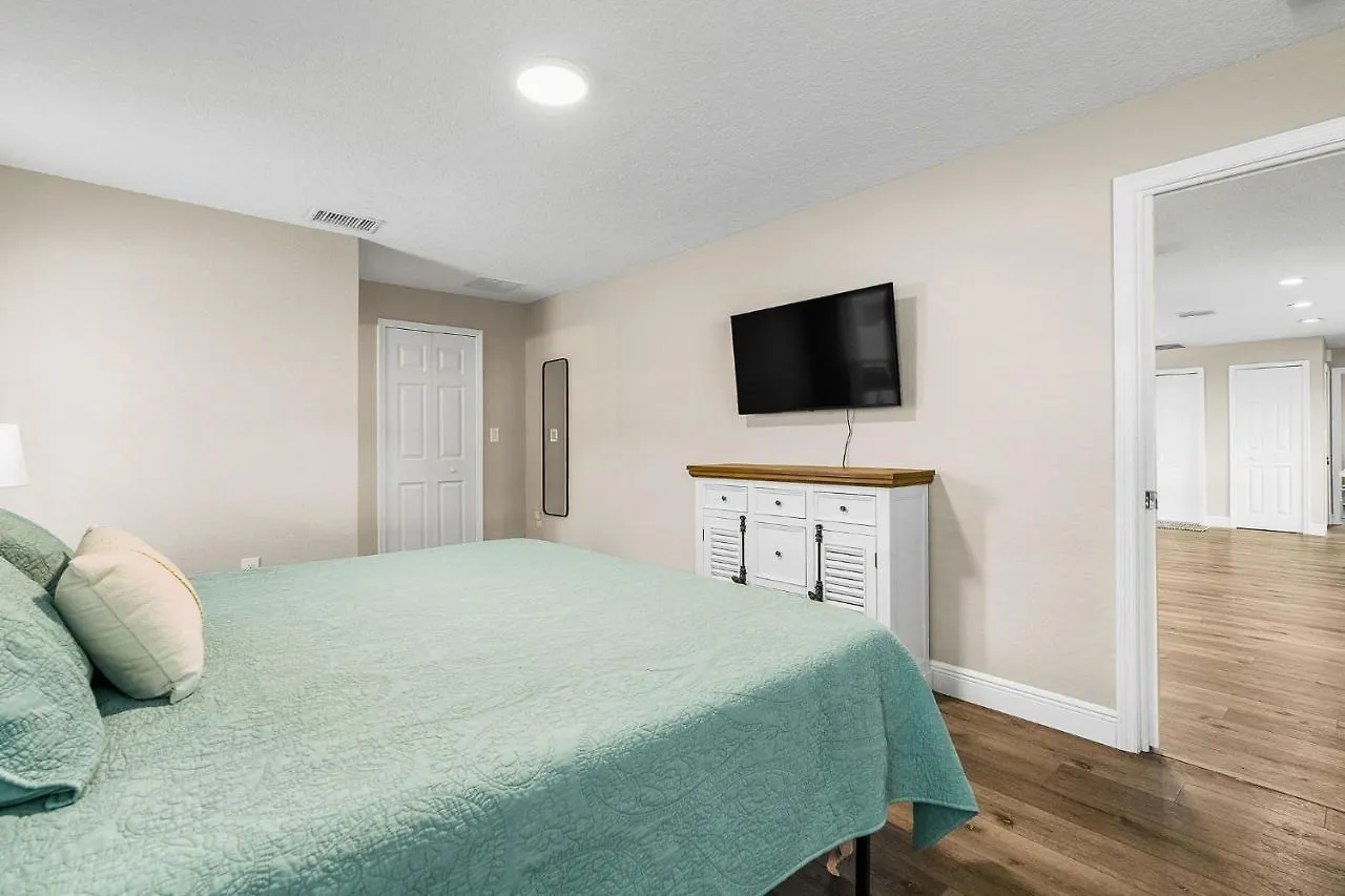 Holiday home Heated Pool Hot Tub Clearwater & Dunedin Pet Friendly